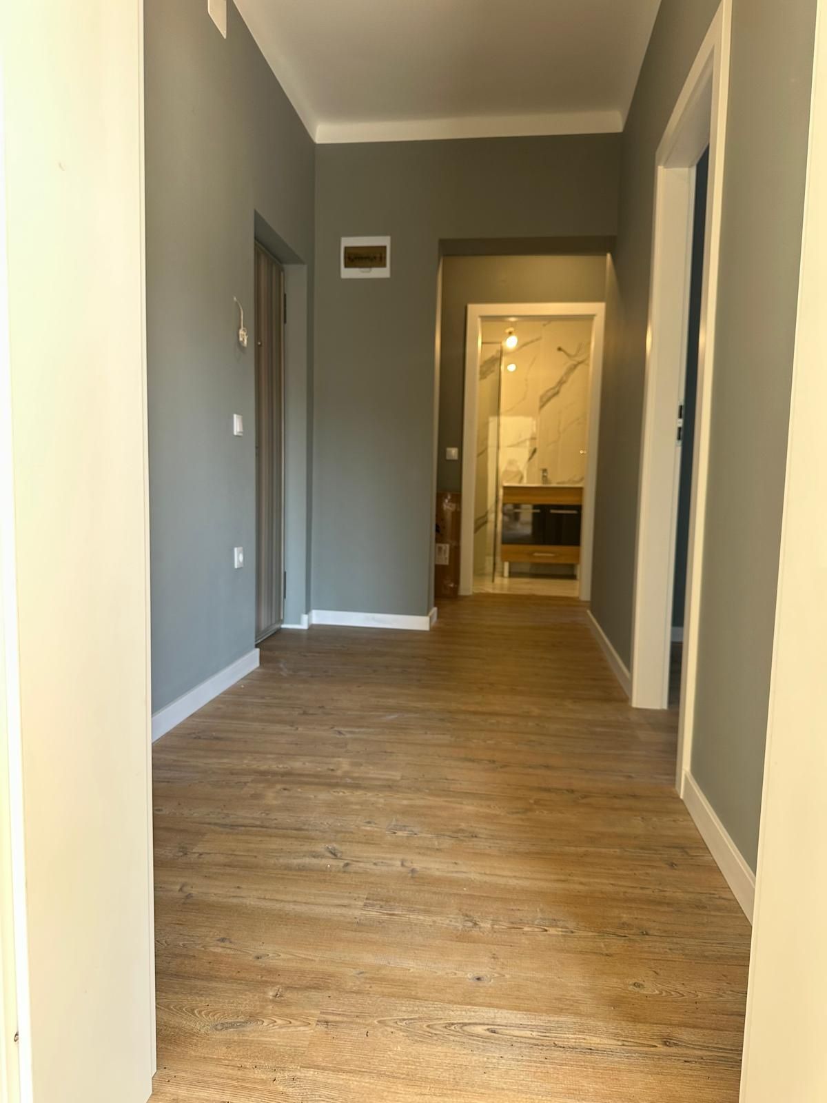 Persoana fizica, vând apartament finisat zona str Horea