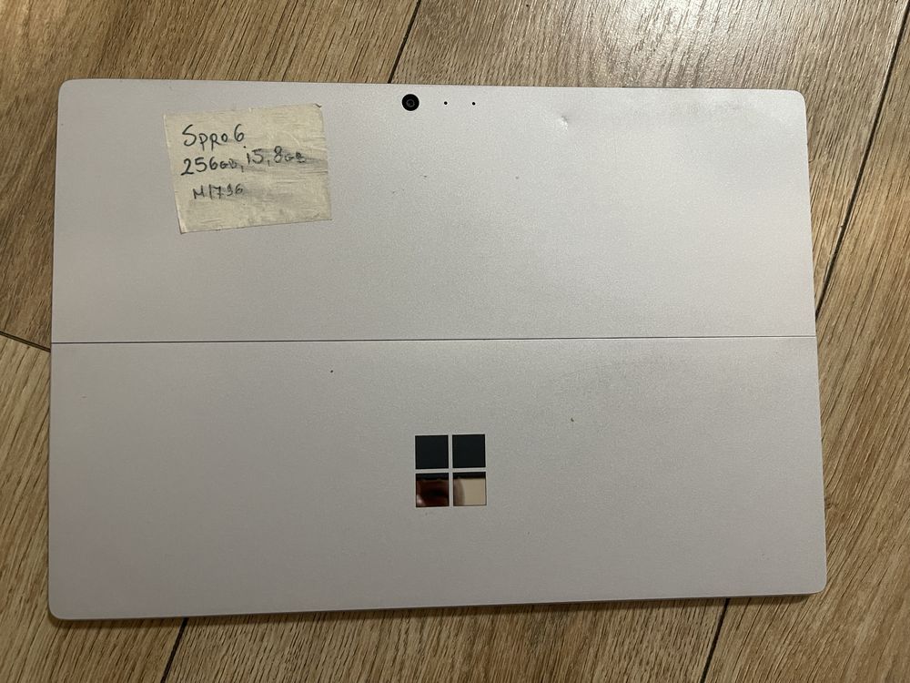 Microsoft Surface 6 pro i5 8gb 256gn windows 10