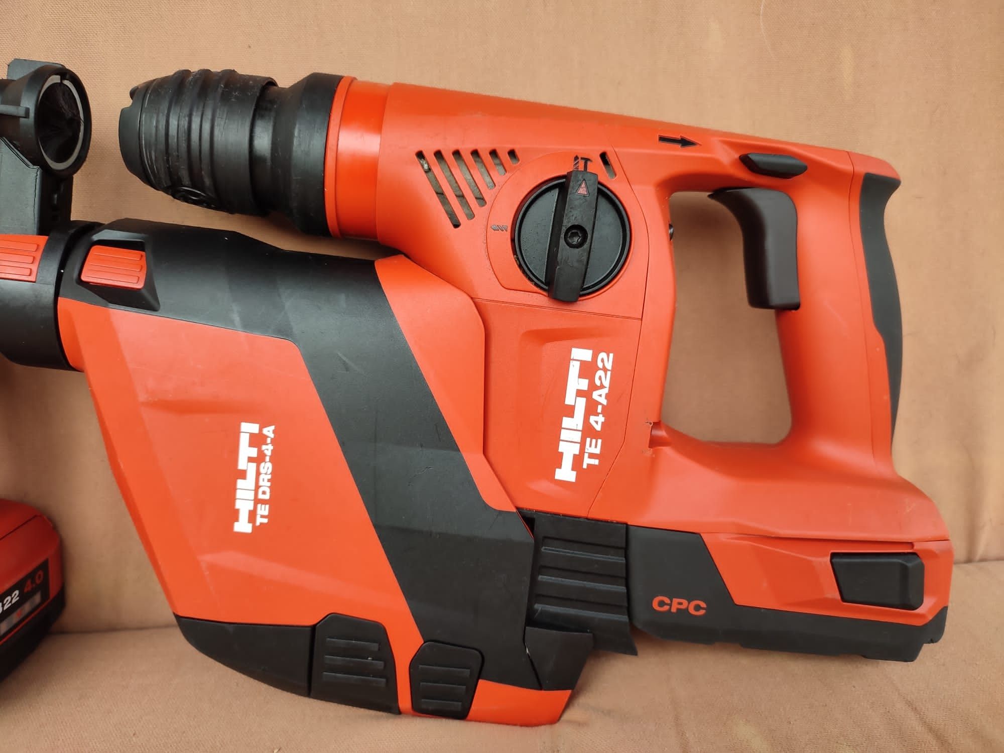 Hilti rotopercutor pe acumulator cu aspirator