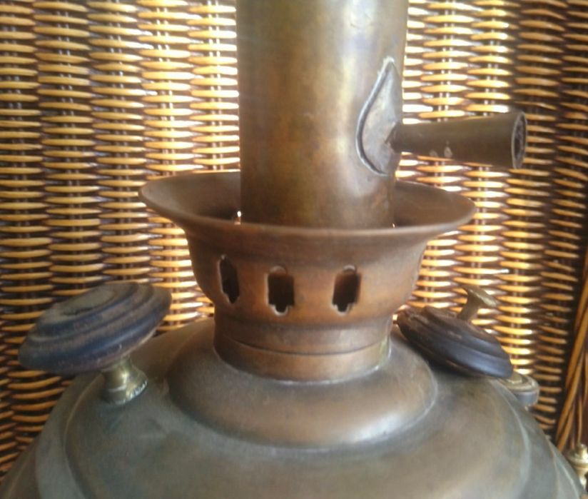 Старинен самовар на въглища