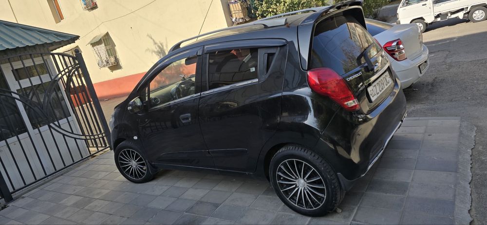 Spark. 2013  prabik 235000 metani bor kraskasi bor ish yuq