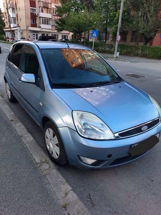 Vând autoturism FORD FIESTA