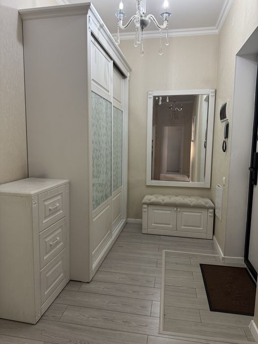 Шкаф для прихожей +тумба+пуфик+зеркало