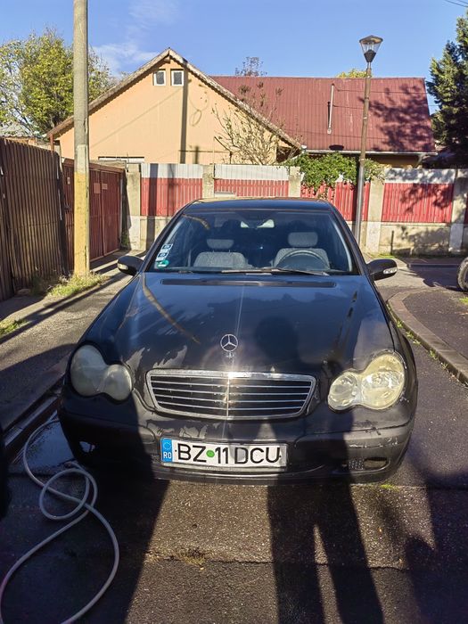 Vând sau schimb Mercedes e class c180 kompersor