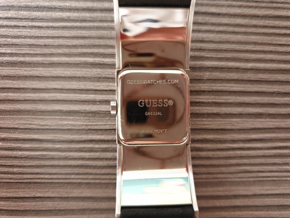 Дамски Часовник Guess оригинален