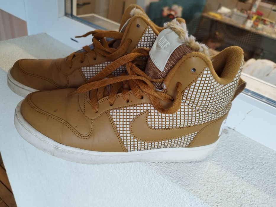 Продавам Зимни боти Nike