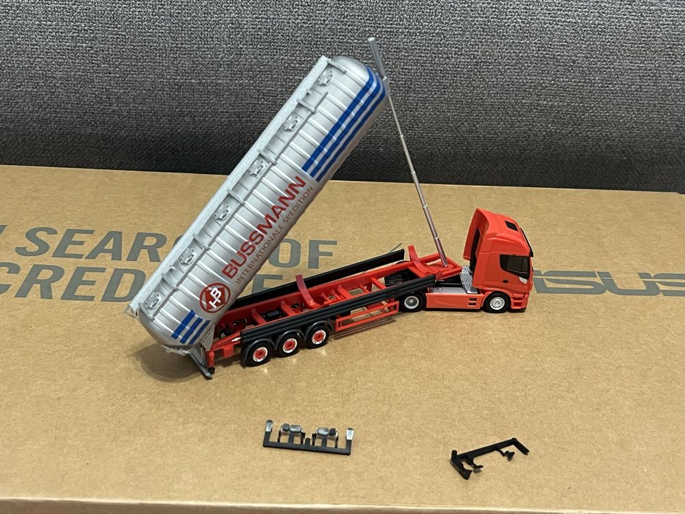 Herpa camion iveco  scara 1:87