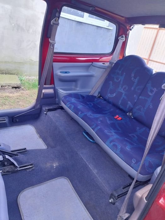 Vând Renault twingo