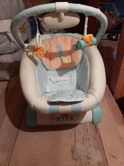 Balansoar muzical ptr bebeluși Fisher Price