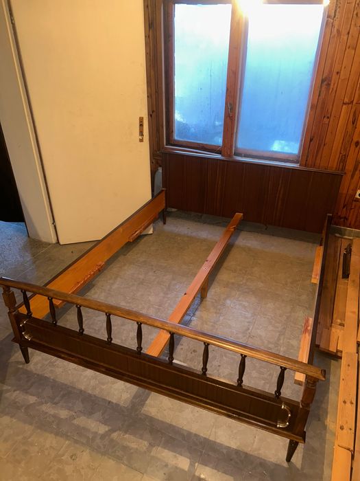 Дървена спалня / легло – като ново, неупотребявано.