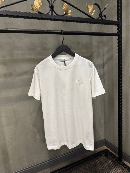 Tricouri dior lichidare