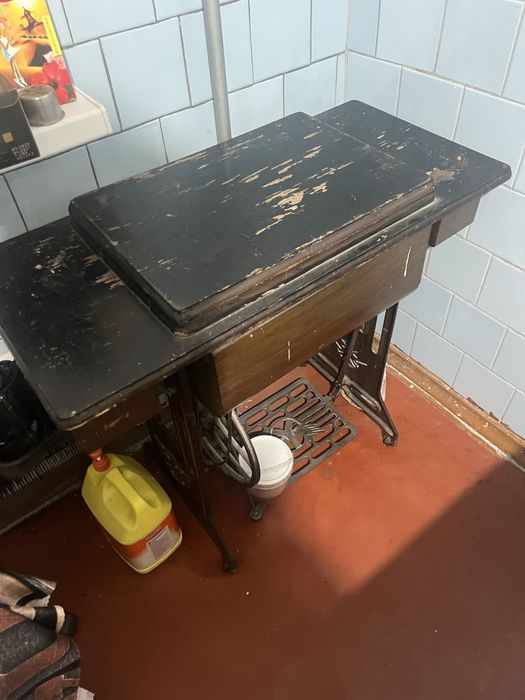 Швейная машинка зингар ножная