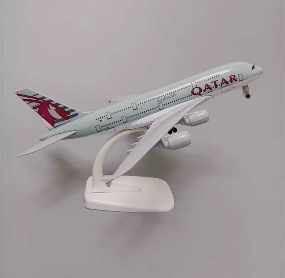 Macheta avion Qatar / 20 cm / metal