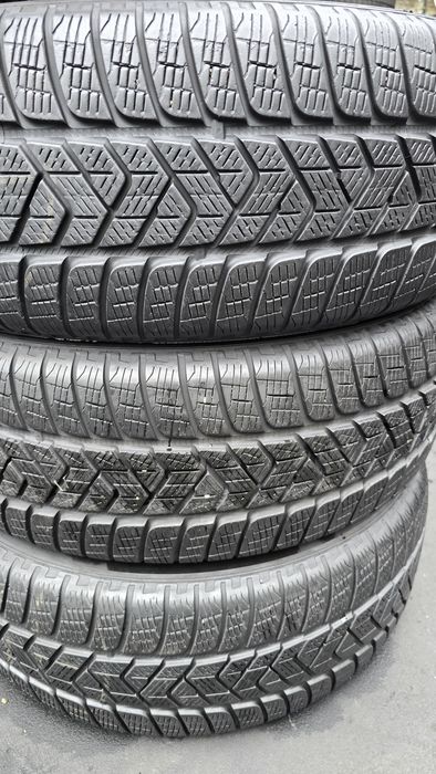4 anvelope iarnă Pirelli 225/55/19