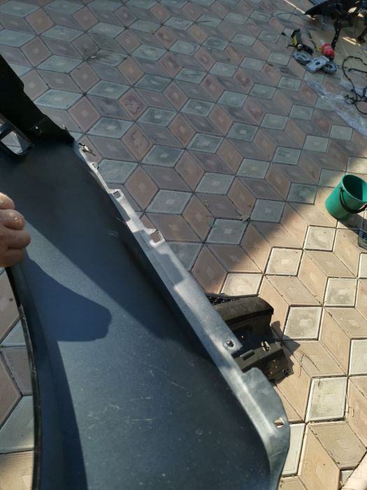 Aripa stânga grila centrala Renault megane 4 rs rs line.