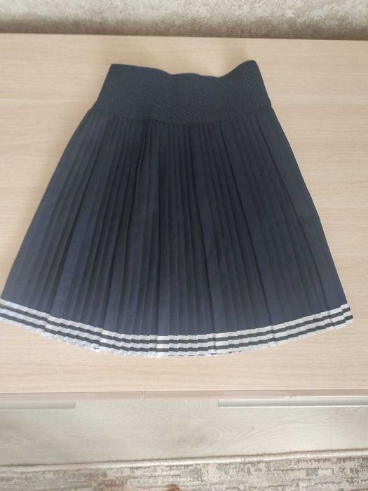 Продам школьную юбку