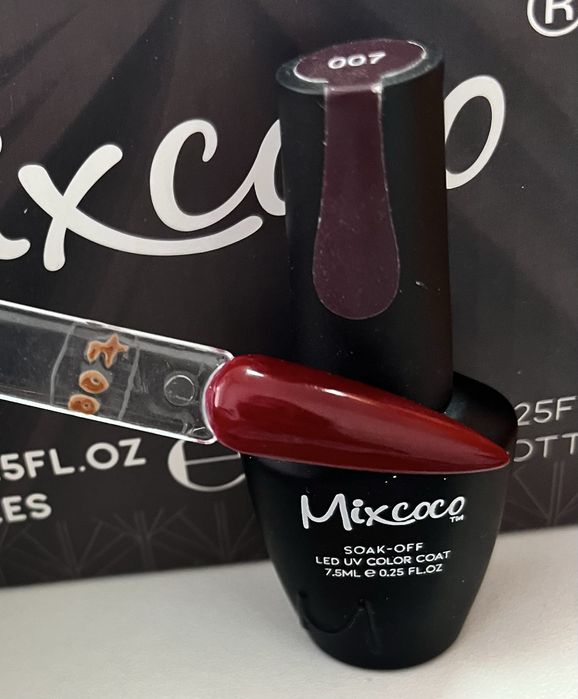 Продавам колекция от гел лакове MİXCOCO Всички са в отлично състояние.