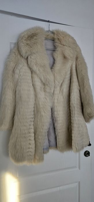 Haina de iarna ,blana