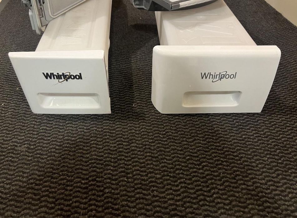 Recipienti colectare apa si filtre scame uscator Whirlpool