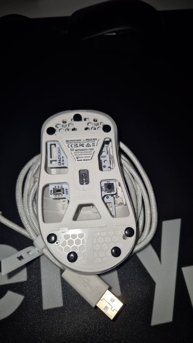 Mouse gaming Pulsar Xlite Crazylight nou la cutie