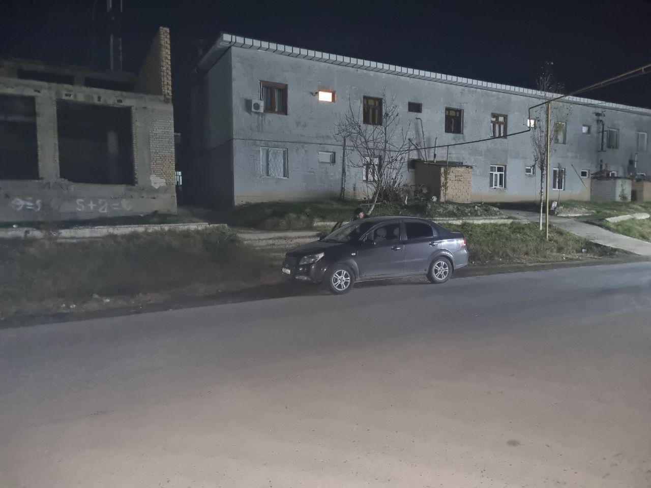 Toshkent Yangiyo'lda 2 qavatlik bino sotiladi