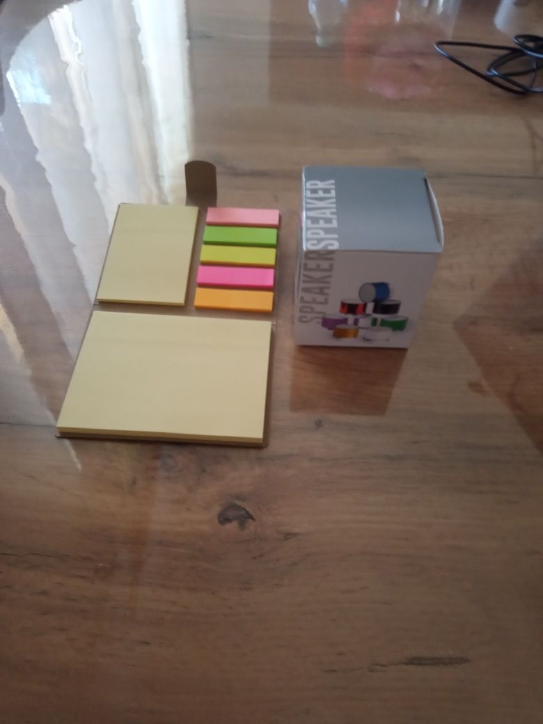Boxa bluetooth + Carnețel cu notițe adezive