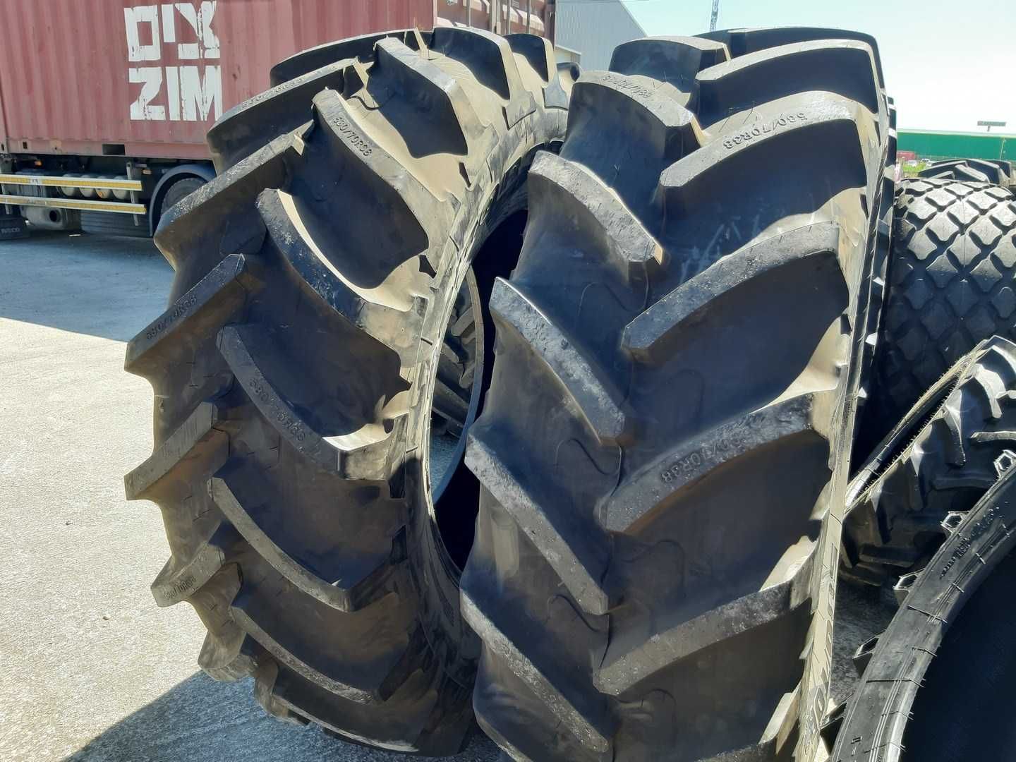 Cauciucuri noi RADIALE 580/70R38 pentru tractor spate anvelope Tubeles