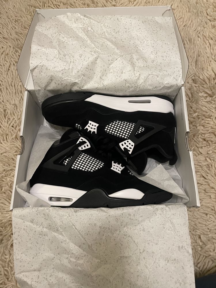 Jordan 4 white thunder