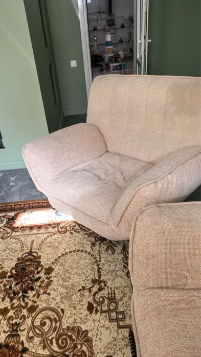 Диван +2 кресла в отличном состоянии.