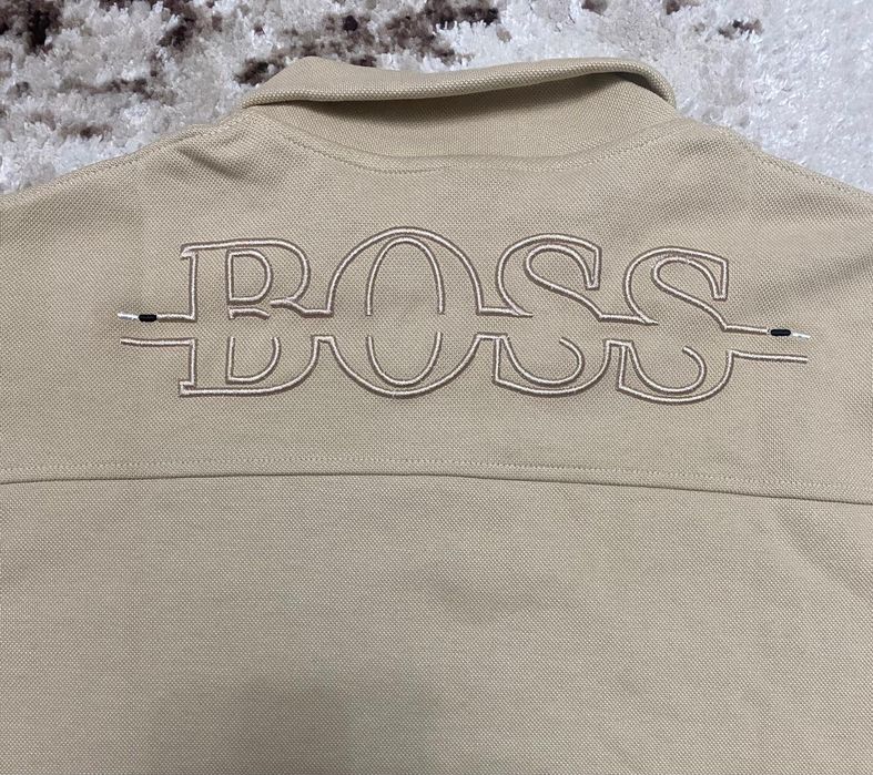 Vând bluza noua de bărbați Boss