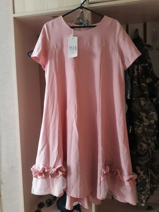 Платья и женские туфли