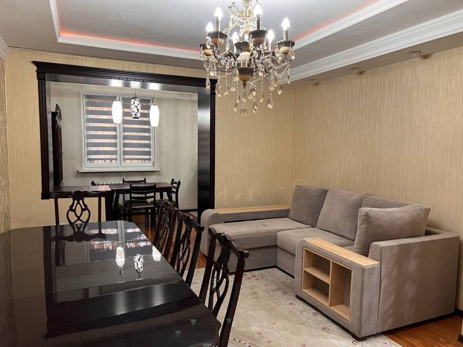 Центр/ Ойбек. 3комн.  77серии.  Кирпич евро