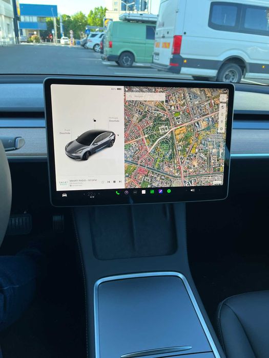 Vand Tesla model 3, long range, 5500 km, an 2023, TVA deductibil