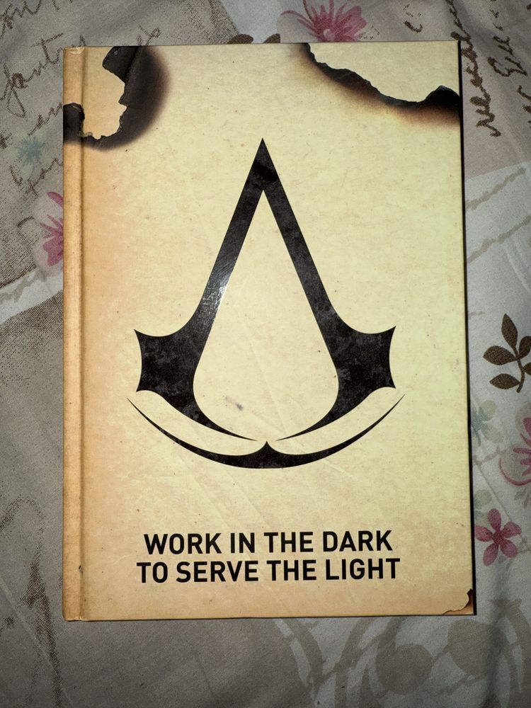 Assassin’s Creed Blade + Assassin’s Creed Notebook