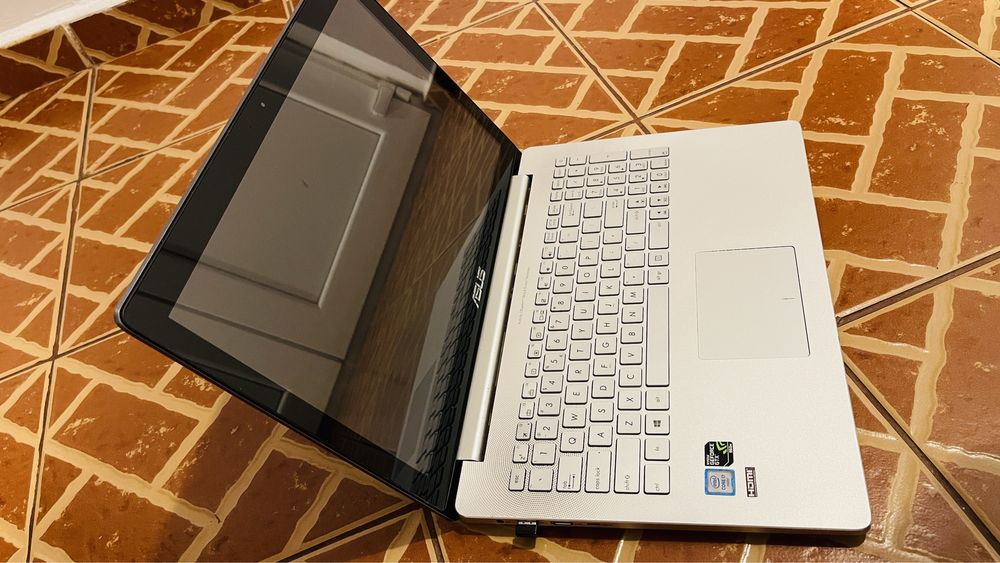 Leptop Laptop gaming Asus 4K i7 ssd Nvidia touch bang olufsen