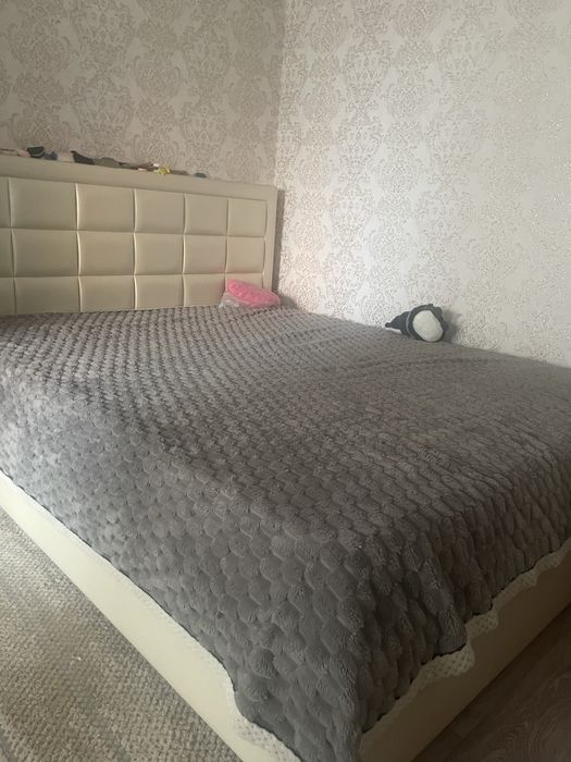 Срочно! Продам 2-х спальную  кровать!торг