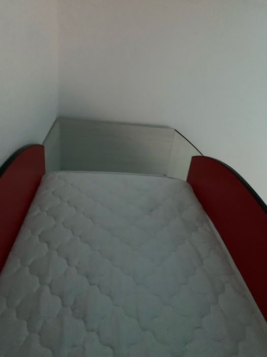 Pat mașinuță cu dulap și cu saltea -90x200