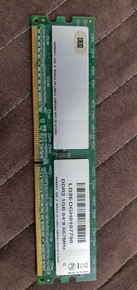 Memorii PC DDR2 1GB 64*8 667MHz si DDR3 SDRAM 2GB 240 PIN