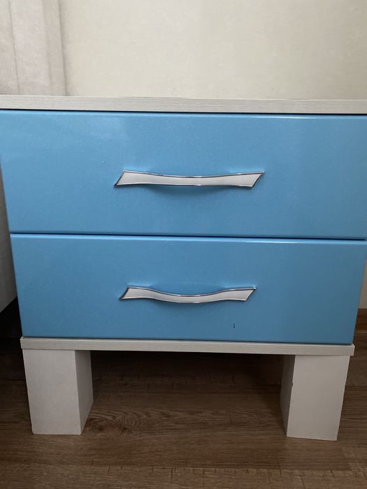Комод для спальней комнаты. Ножки устоичивые. Из мдф. Хорошего качеств