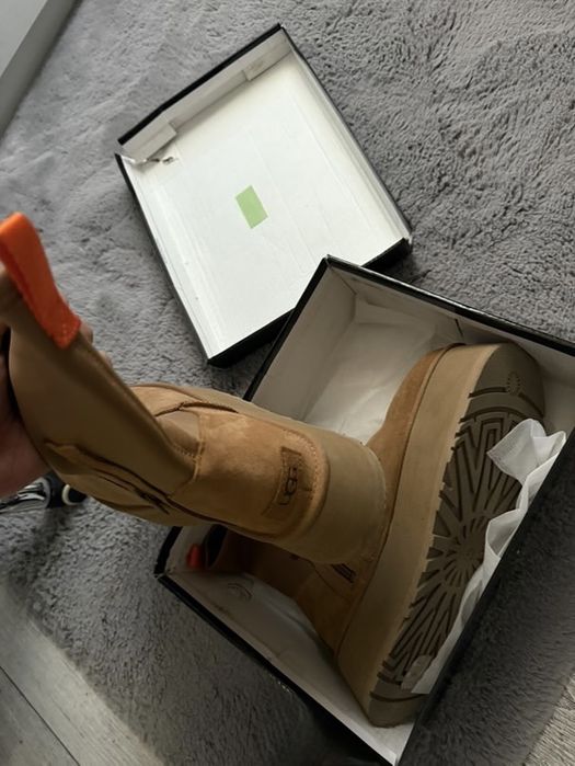 UGG Classic Dipper marimea 41