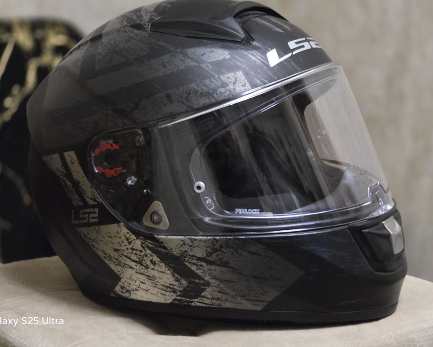 Каска LS2 Vector Evo
Конструкция на външната обвивка от