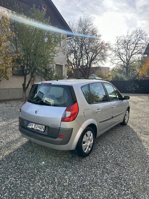 Vând Renault Scenic