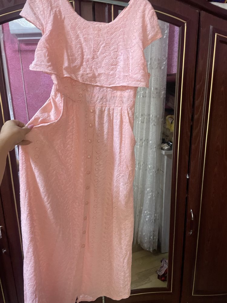 Продается платье розового цвета