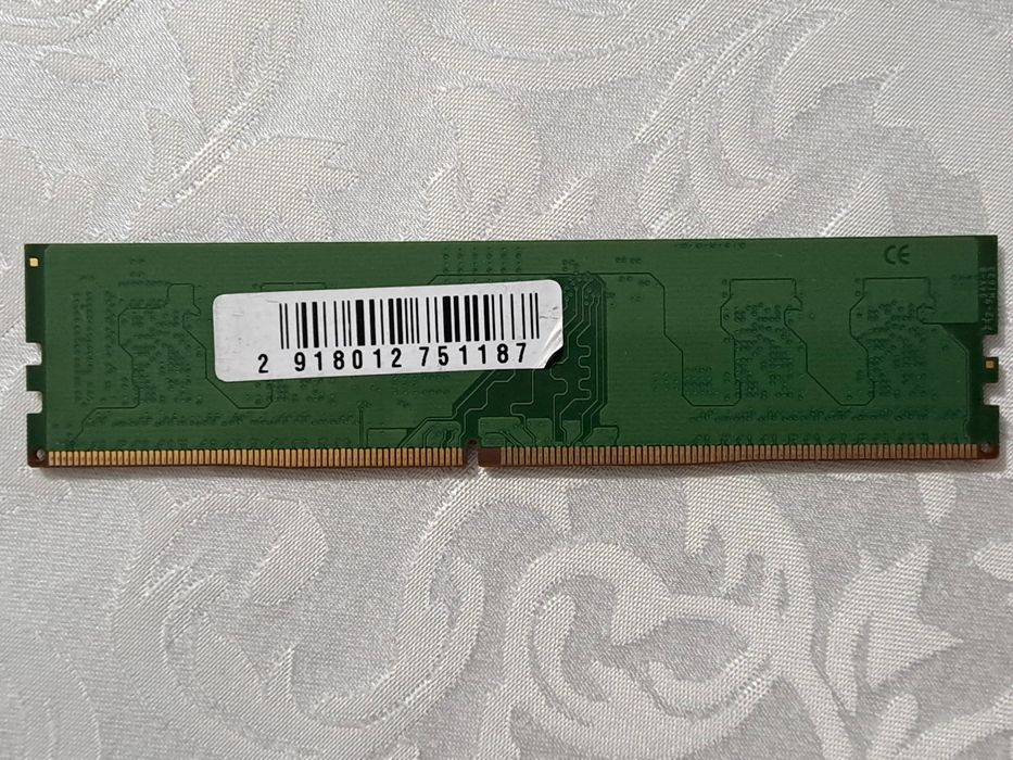 Продается оперативная память  Kingston 4Gb DDR4 на компьютер
