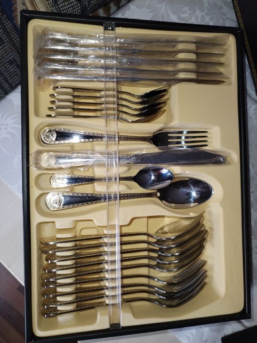 Vând set de oale inox+cadou Set de tacâmuri