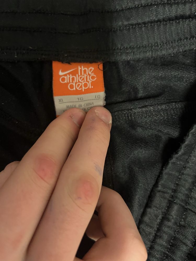 pantaloni nike de fas negrii baggy vintage marimea XL(nu adidas,bape)