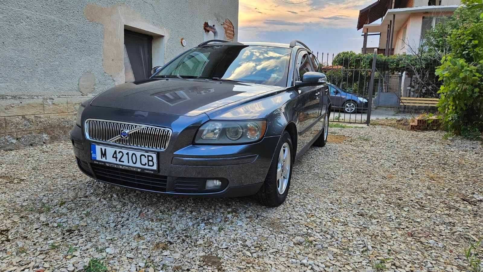 Продавам Volvo V50