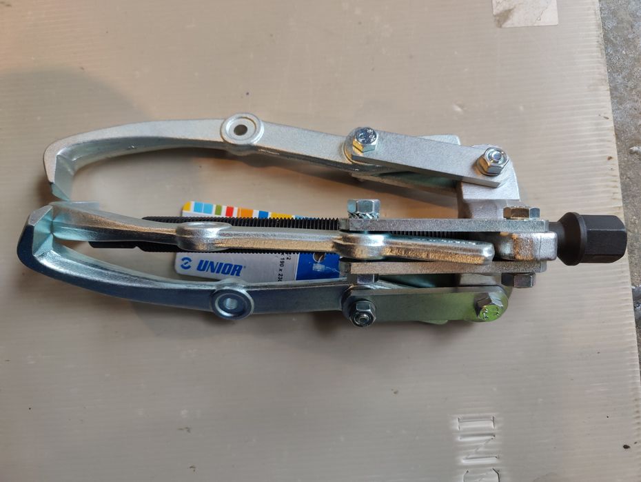 Extractor rulmenți Unior