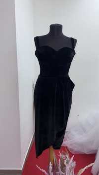 Vand rochie neagra cu corset