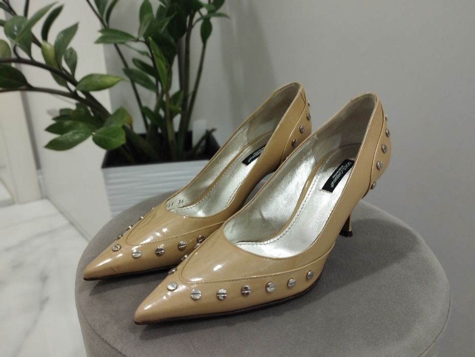 Обувки с ток на Dolce & Gabbana